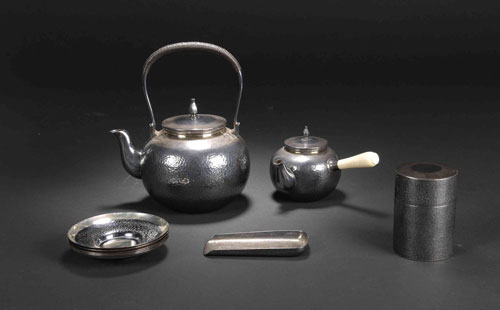 茶、牛奶或汽水會腐蝕不銹鋼帶制品，這是真的嗎？